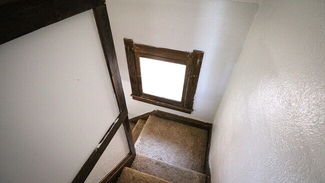 Building Photo - 3 Bedroom House