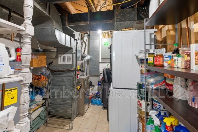 Building Photo - 303 Mt Vernon Ave