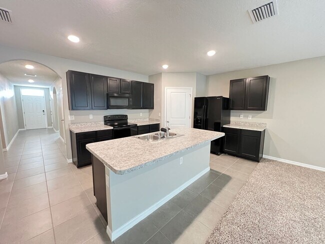 Building Photo - Modern 4-Bedroom Smart Home in Belleview – No HOA Application Required