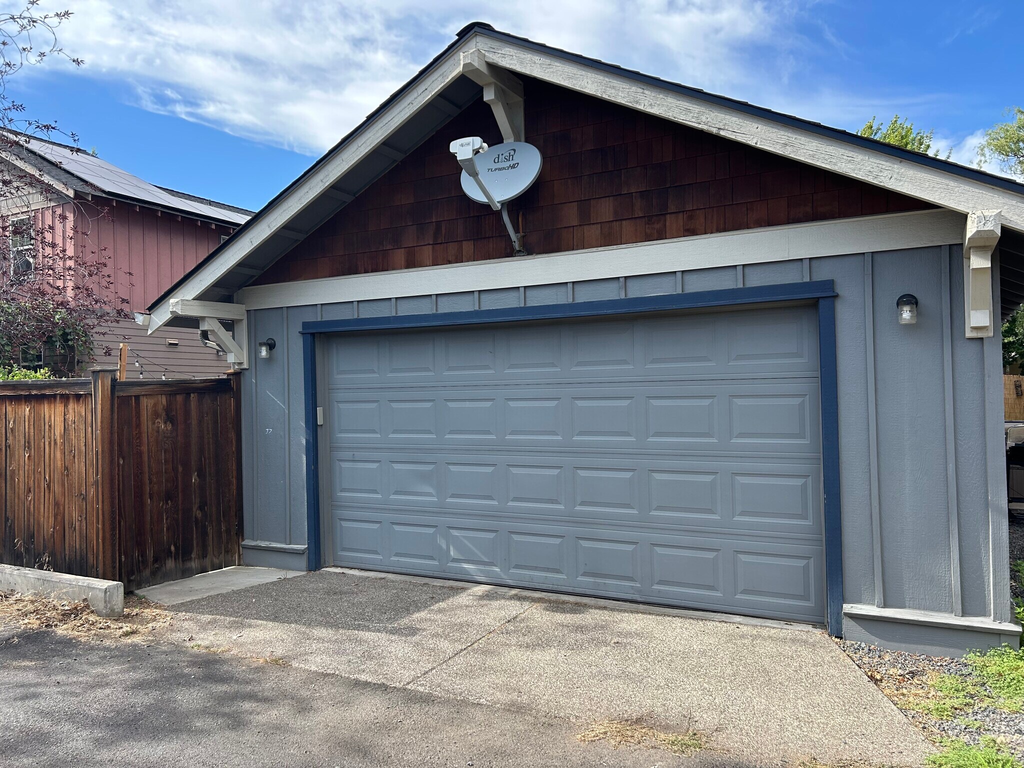 Building Photo - 21365 Oakview Dr