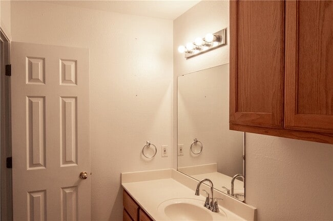 Building Photo - 1735 Rock Hollow Loop