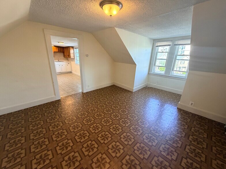 Building Photo - 541 Broadway