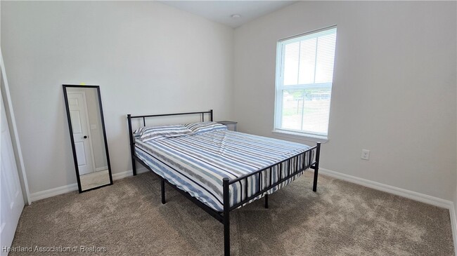 Building Photo - 2909 Mullet Ave