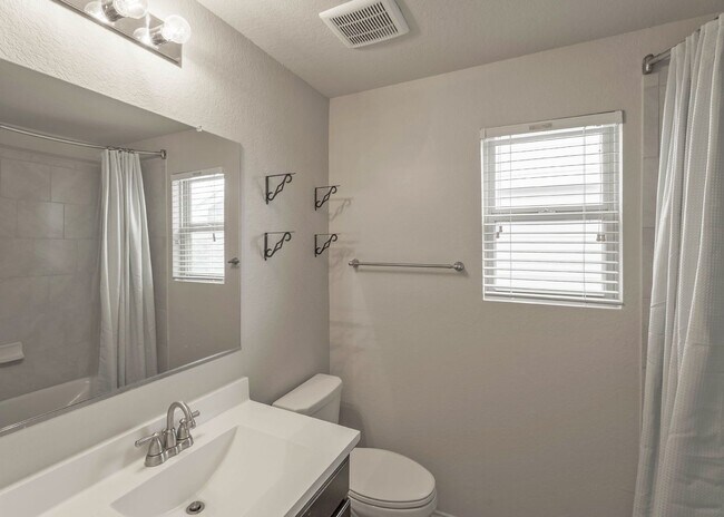 Building Photo - Beautiful 3 Bedroom Home in Voss Farms—Open Floor Plan & Great Outdoor Space!