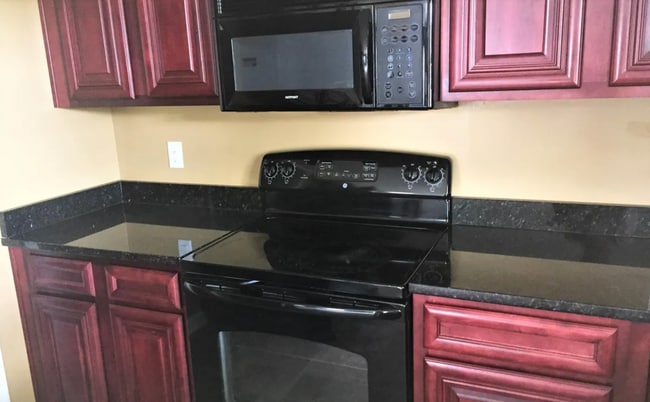 Building Photo - Charming 3-bedroom, 2.5-bathroom home located in the heart of Hopkins, SC