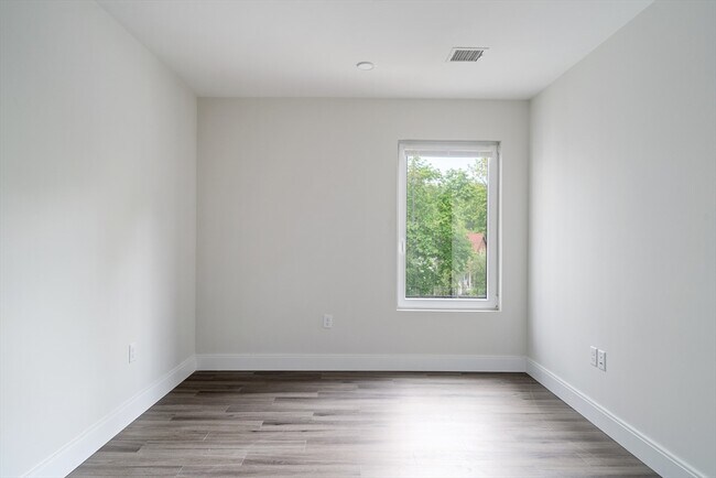 Building Photo - 50 Stedman St