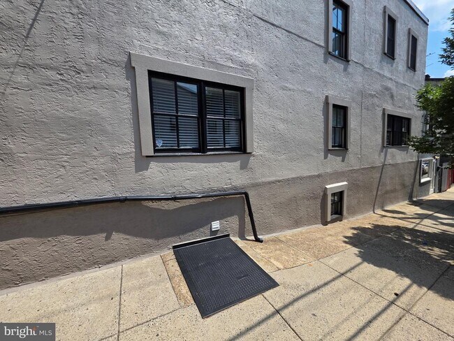 Building Photo - 4338 Cresson St