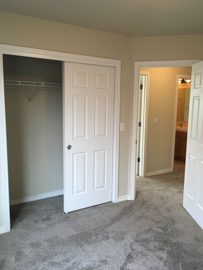 Building Photo - $1,000 off 1st Month's Rent!!! Gorgeous River Canyon Community Home!