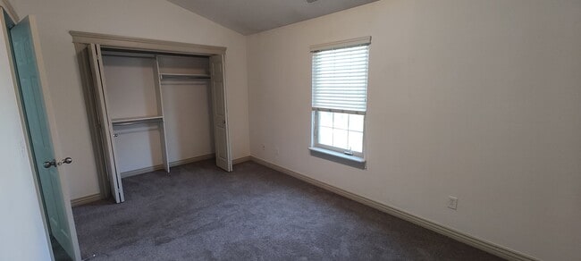 Building Photo - Beautiful Salt Lake Townhome!!!