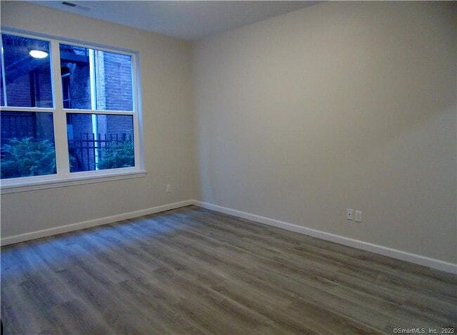 Building Photo - 2838 Fairfield Ave