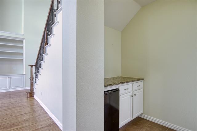 Building Photo - 4528 Oak Shores Dr