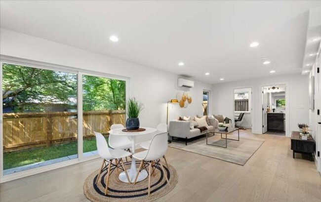 Building Photo - Maple Leaf 2-Bedroom Plus Office