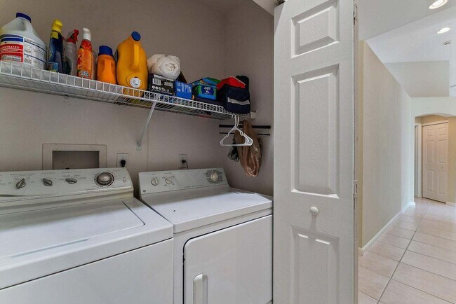 Building Photo - 155 Sunset Bay Dr