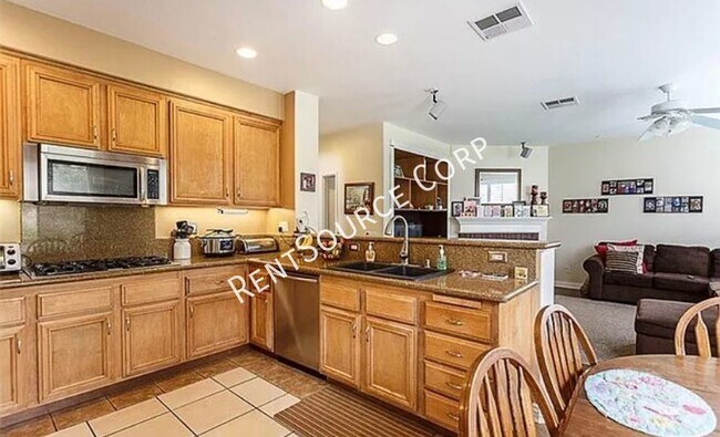 Building Photo - 22909 Redwood Ct