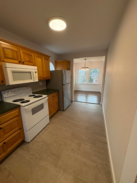 Building Photo - 6 Prospect Ave