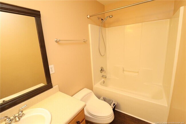 Building Photo - 2114 Frissell Ave