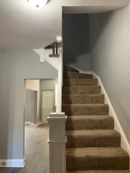 Building Photo - 3063 Mayfield Ave