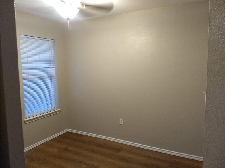 Building Photo - 540 Waco St