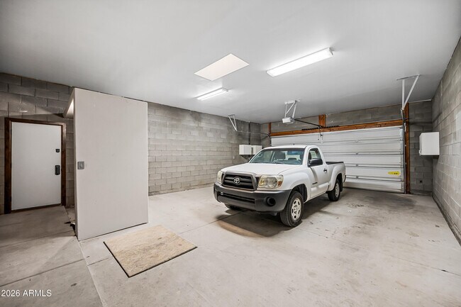Building Photo - 35030 N 51st St