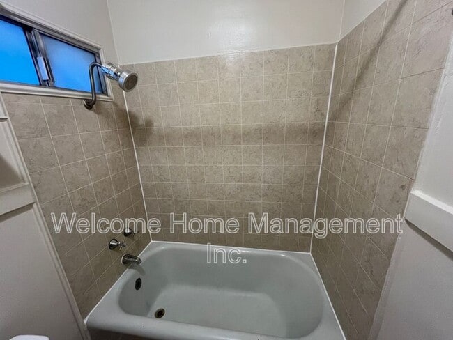 Building Photo - 1940 California St