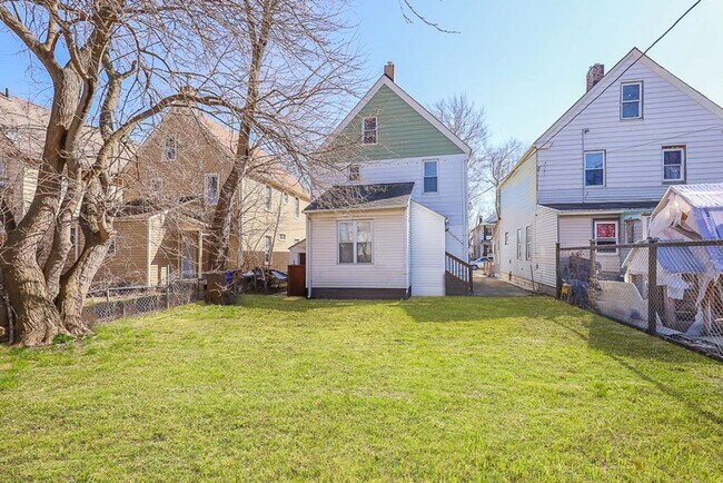 Building Photo - 8700 Willard Ave