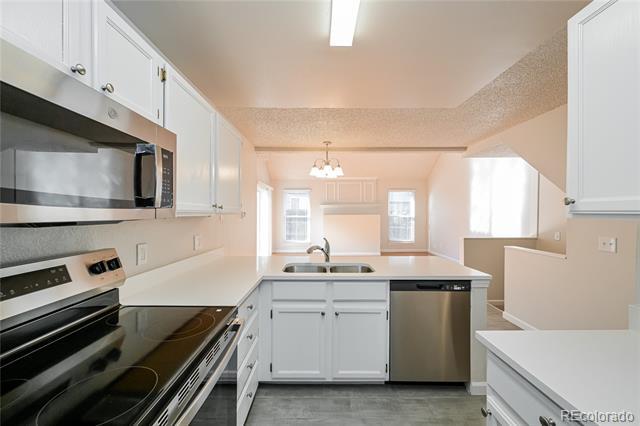 Building Photo - 9844 Fairwood St