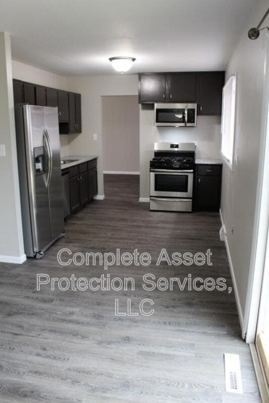 Building Photo - 7019 Van Buren Ln