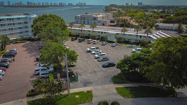 Primary Photo - 68 Yacht Club Dr