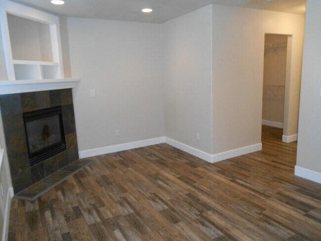 Building Photo - 61746 Darla Pl