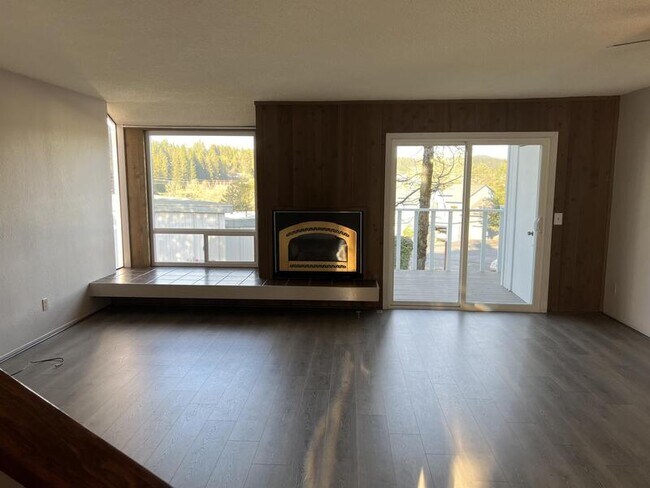 Building Photo - 133 Rockwood Drive - 1