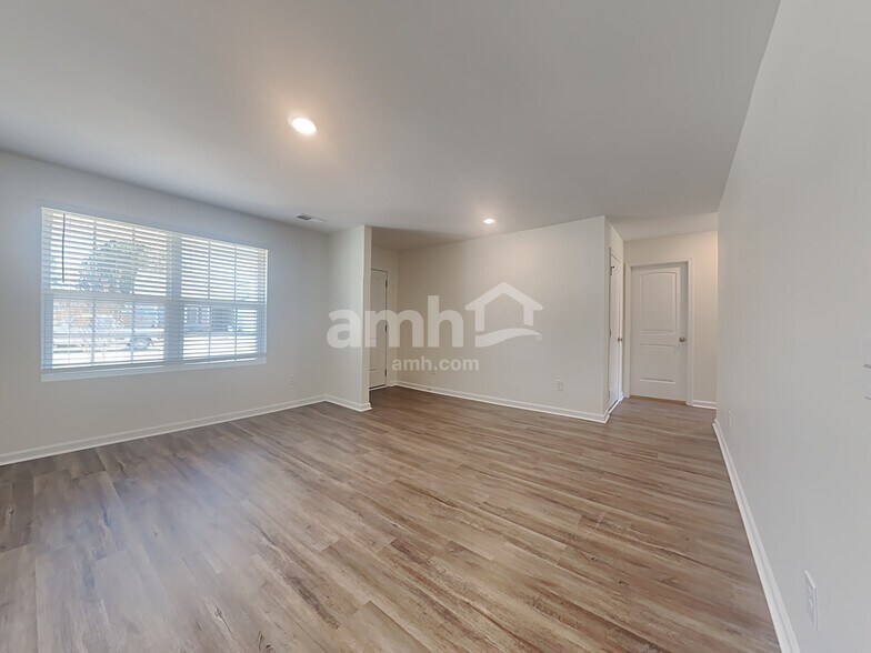 Building Photo - 1337 John Swann St