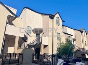 Building Photo - Beautiful 1/1.5 Condo in Dallas For Rent!