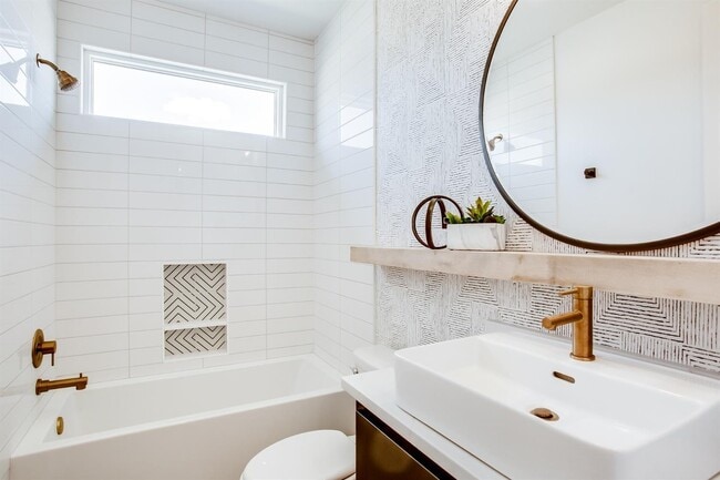 Building Photo - 3812 138th St