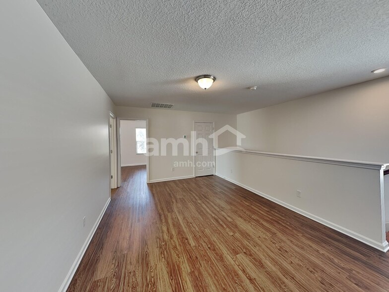 Building Photo - 221 W Jayce Wy