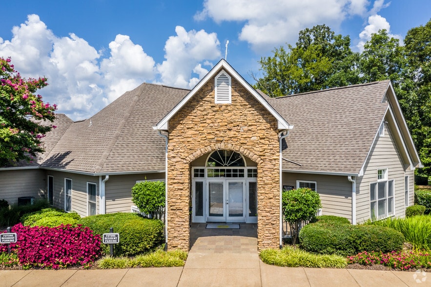 Appling Lakes Apartments 1392 Equestrian Dr Cordova TN 38016