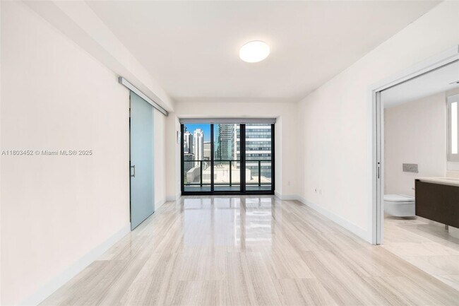Building Photo - 1451 Brickell Ave