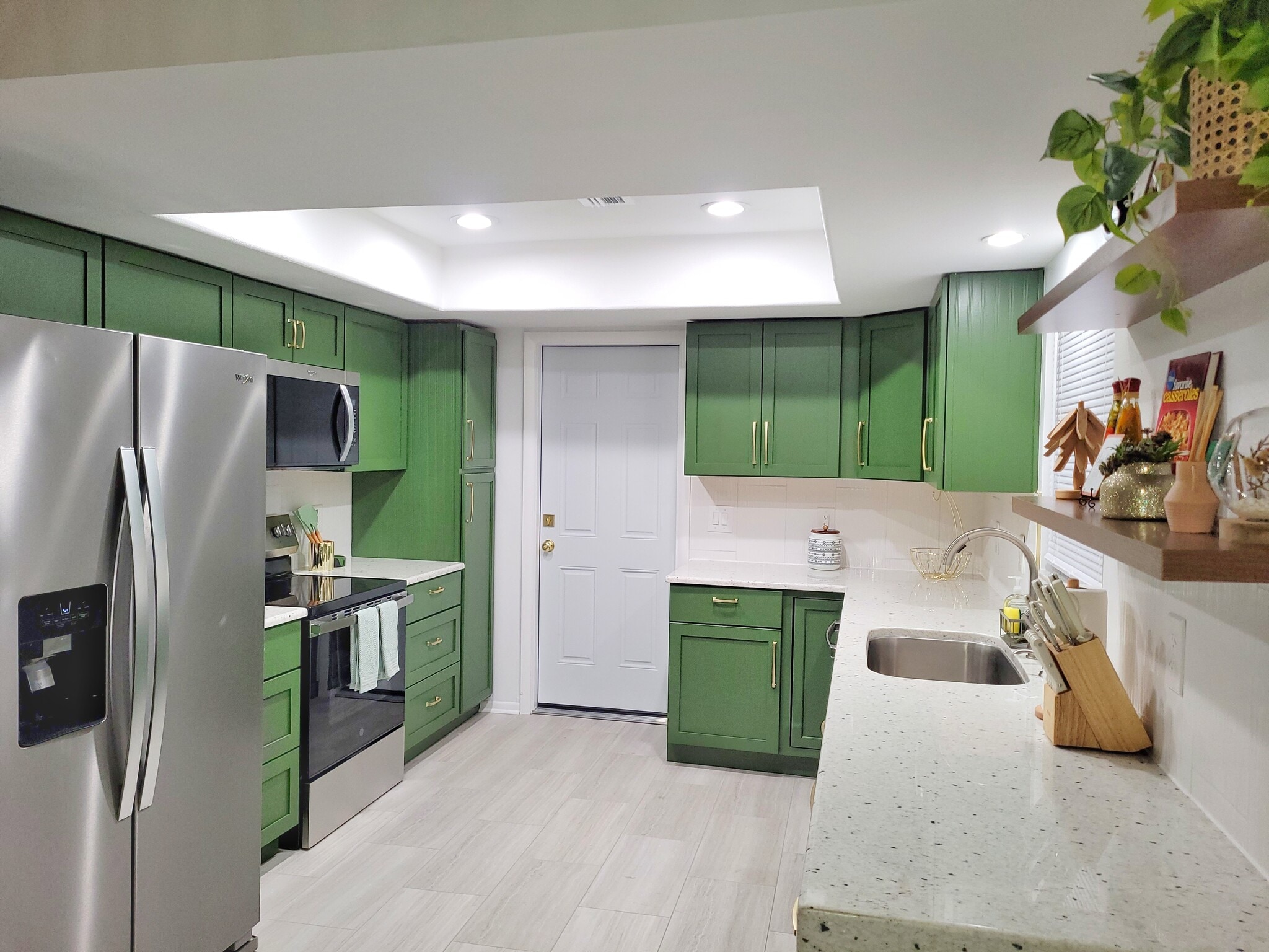 Building Photo - 1911 Tarpon Ct