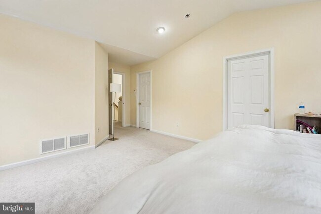 Building Photo - 14 Caleb Ln