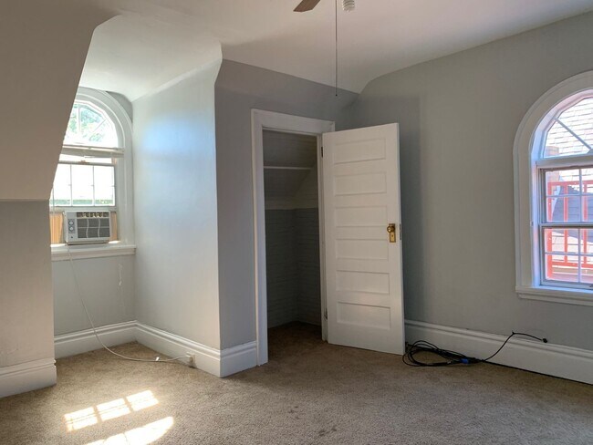 Building Photo - 1724 Wightman St