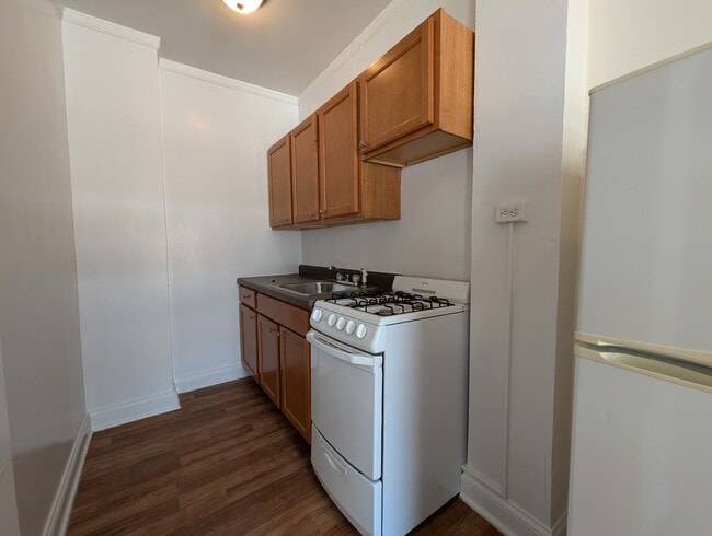 Building Photo - 5417 N Kenmore Ave