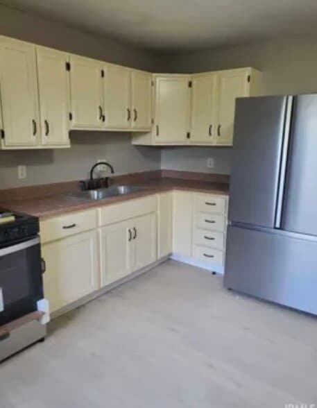 Building Photo - Where Comfort Meets Value