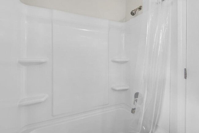 Building Photo - 213 Hawthorne Cir