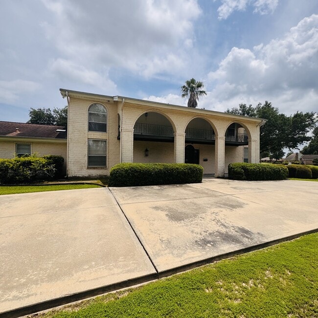 Primary Photo - 1112 Shaw Dr