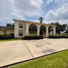 Building Photo - 1112 Shaw Dr
