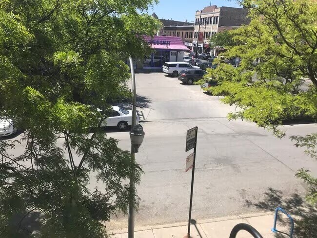 Building Photo - 1742 W Estes Ave