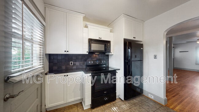 Building Photo - 1608 Onslow Dr