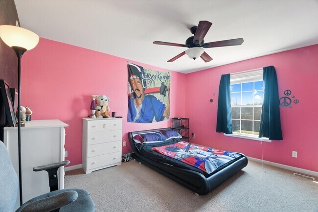 Building Photo - 705 Bergamot Dr