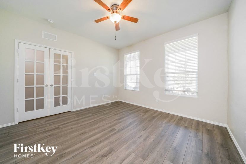 Building Photo - 713 Jonius Creek Dr