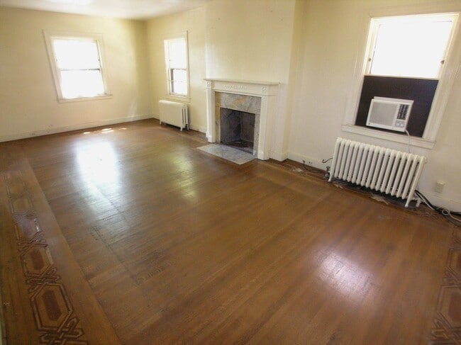 Living Room - Schenley Arms (Historic)