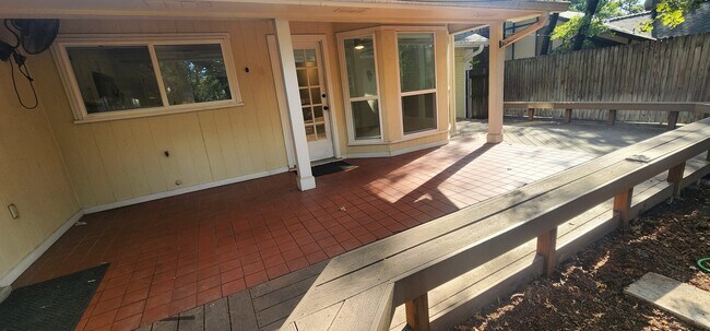 Building Photo - 5803 Thoreau Ln